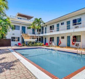 The Nook Hollywood few steps away from the Beach with pool and FREE PARKING